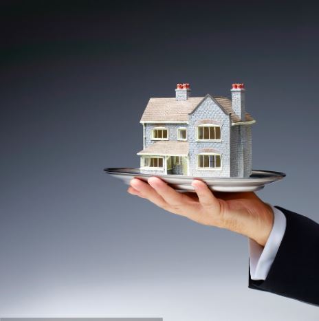 父母出资为子女购房，除明确表示赠与外，应当视为临时性资金出借，子女负有偿还义务