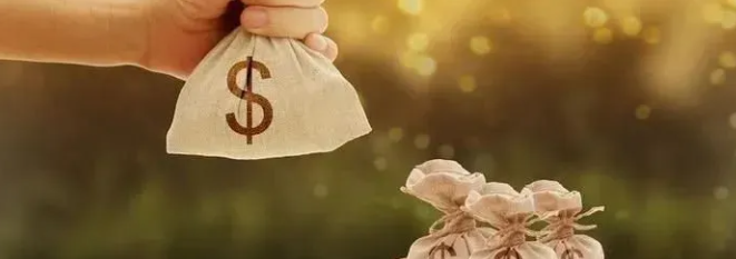 夫妻一方父母去世留有巨额遗产，如果此时另一方提出离婚，是否可以主张分割遗产？