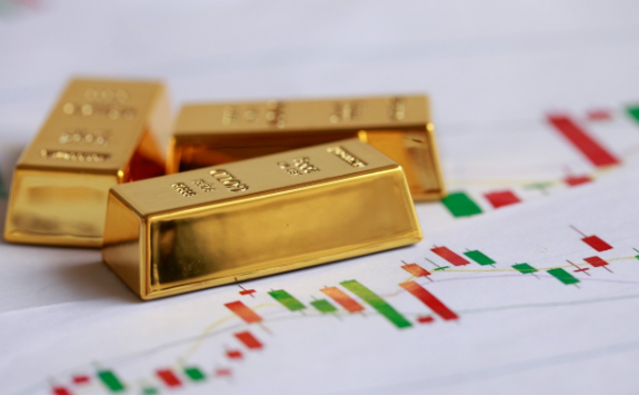 啥情况？老人被叫到派出所，领走28根金条