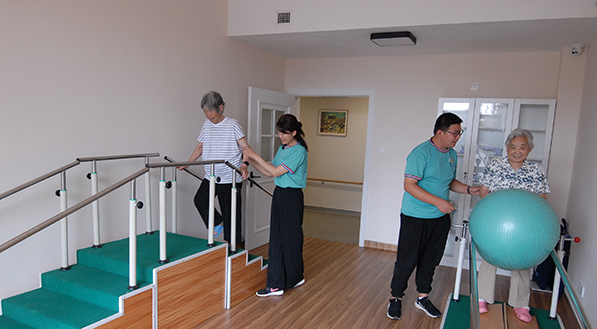 全国养老服务工作推进会议：贯通居家、社区、机构养老服务供给