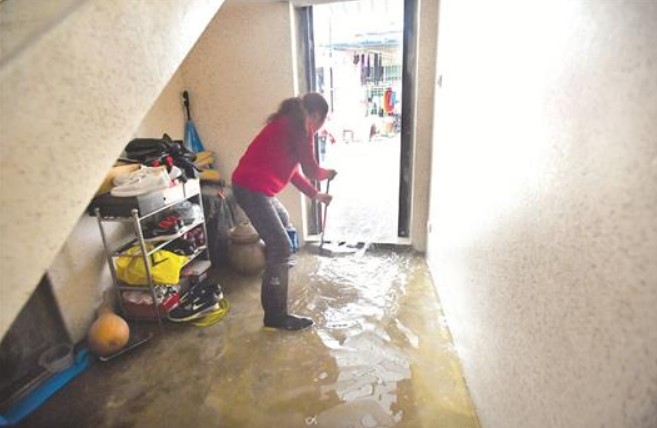 排水管道堵塞致低楼层房屋被污水浸蚀，责任谁来担？